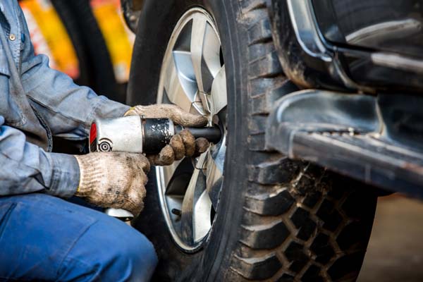 Vérification de l'alignement automobile – Pneus Ratté